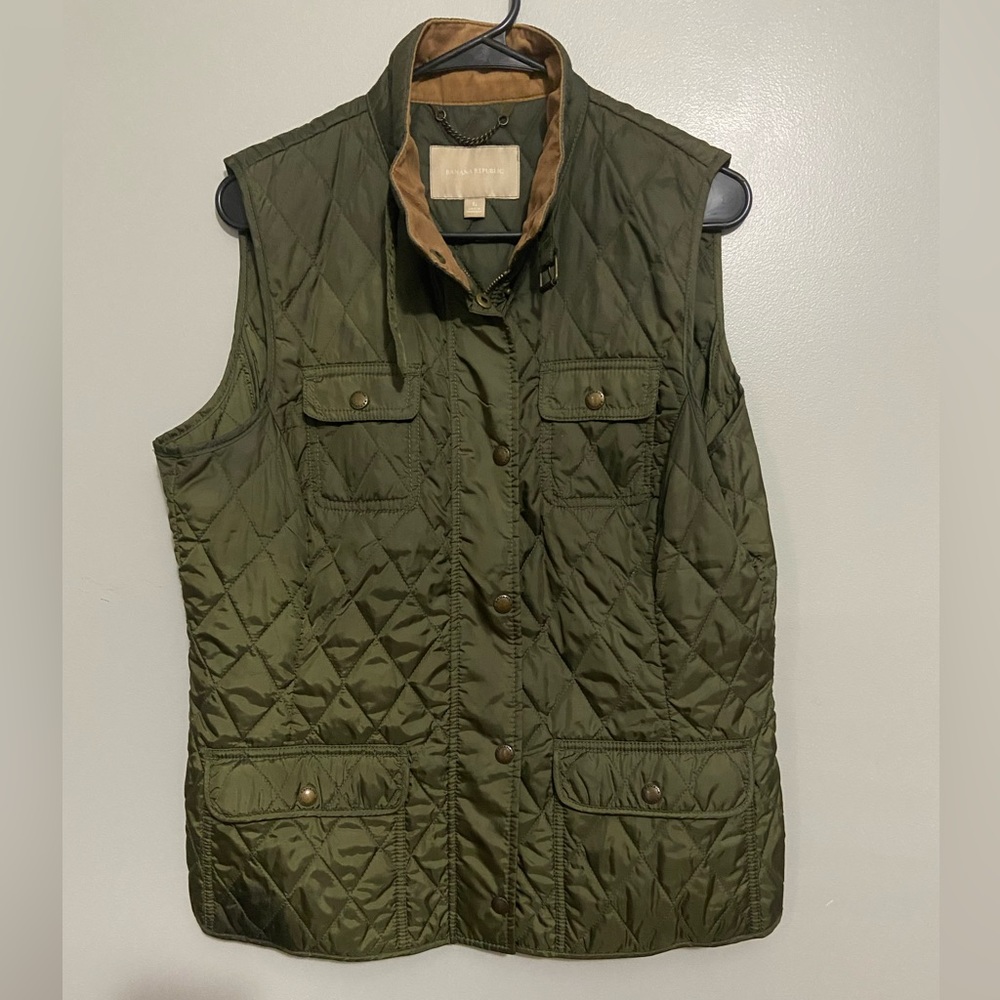 Banana Republic Olive / Army Green Quilted Vest / Large